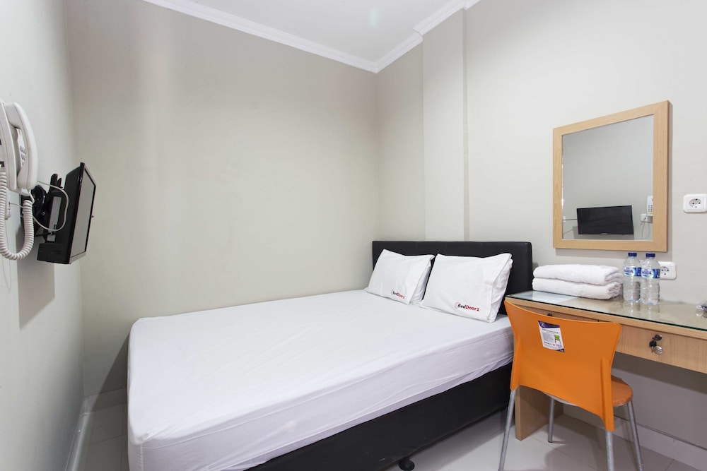 Reddoorz At Mangga Besar 2 13/27