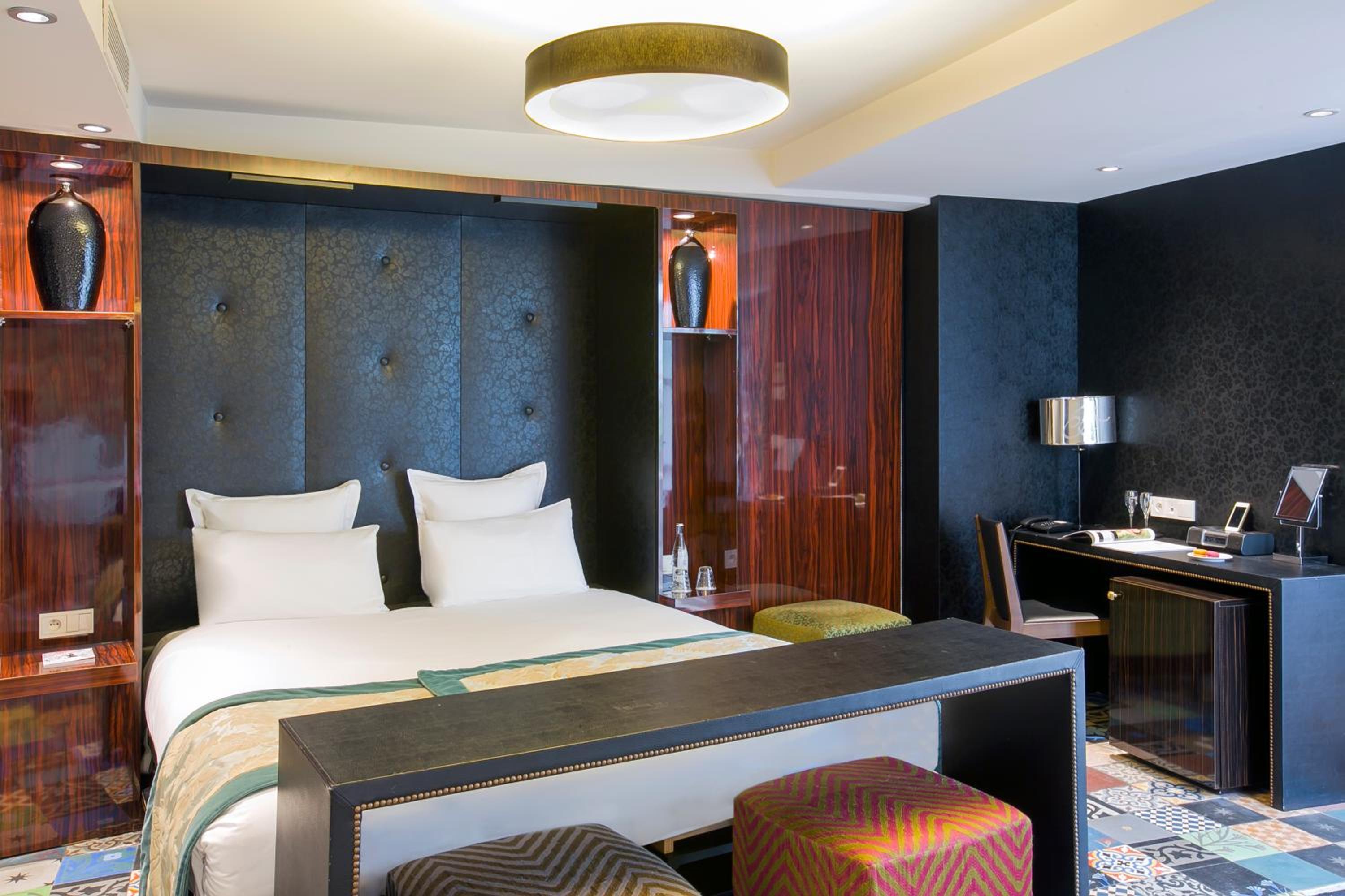 Privilege, Double Bed