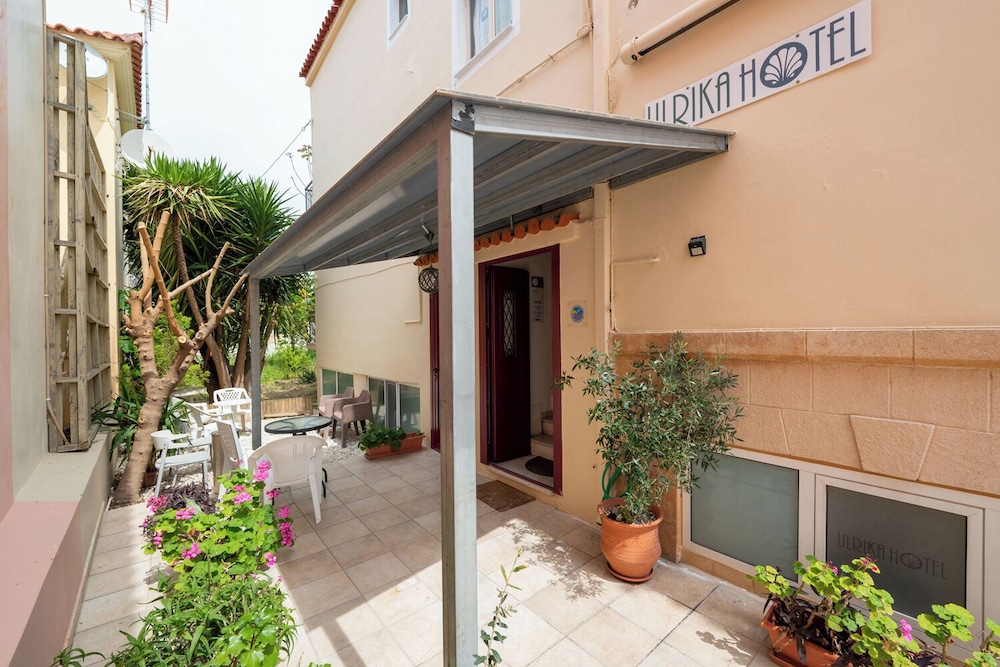 Ulrika Hotel 4/50