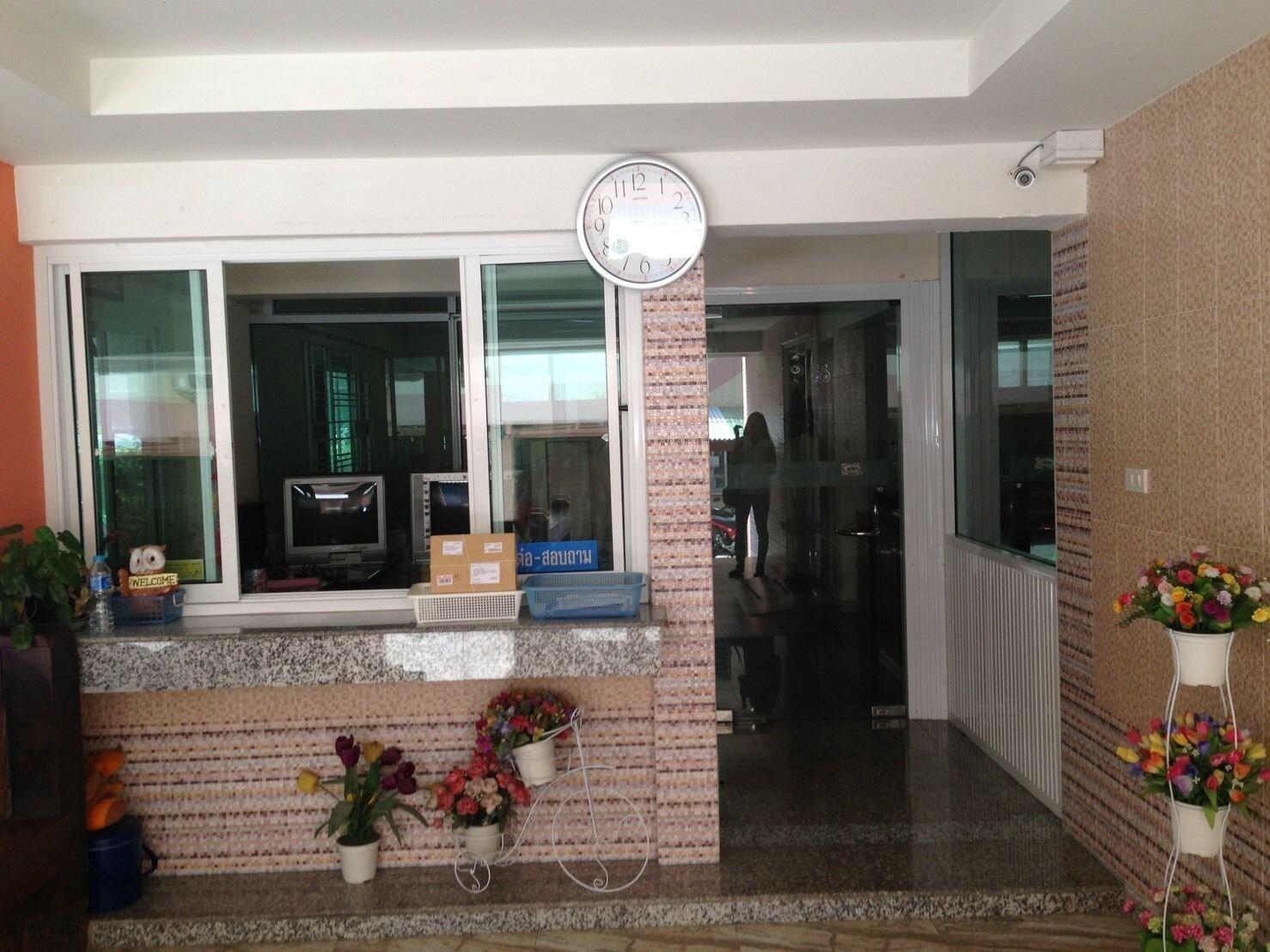 Yaowamal Apartment 3/14