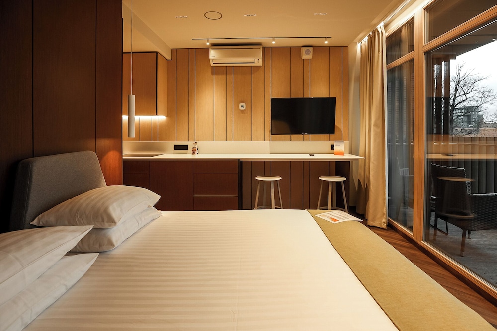 MANA Suites and Sea Palanga 16/50