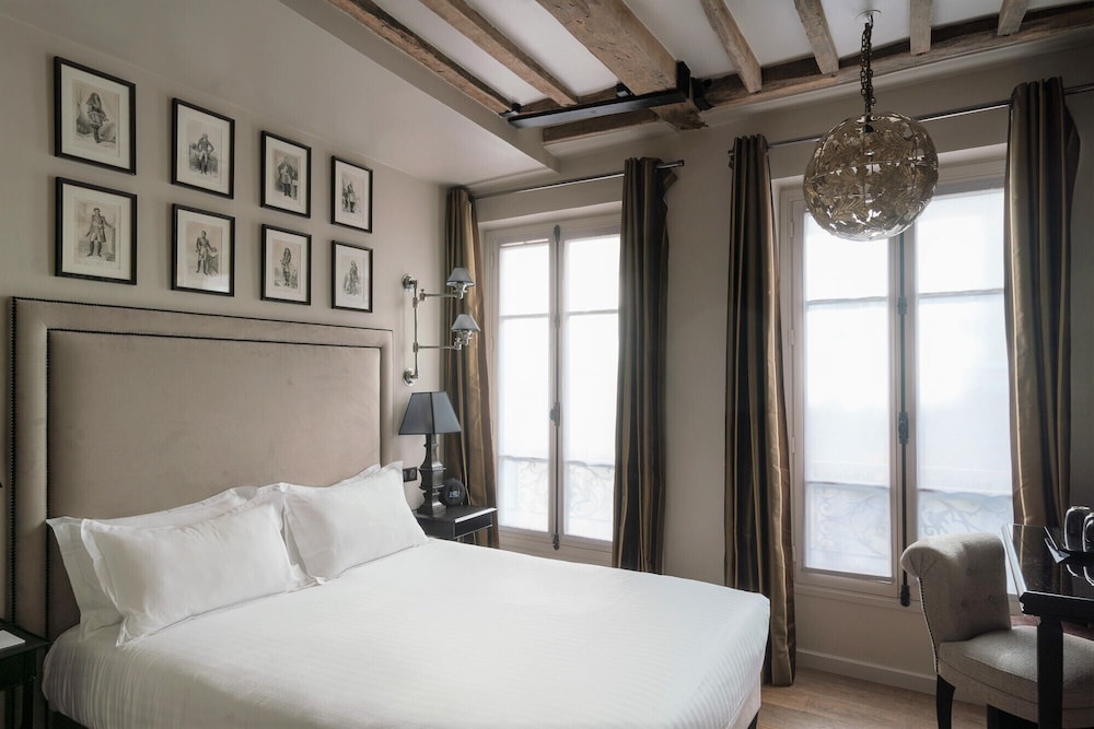 SUPERIOR, DOUBLE OR TWIN BED