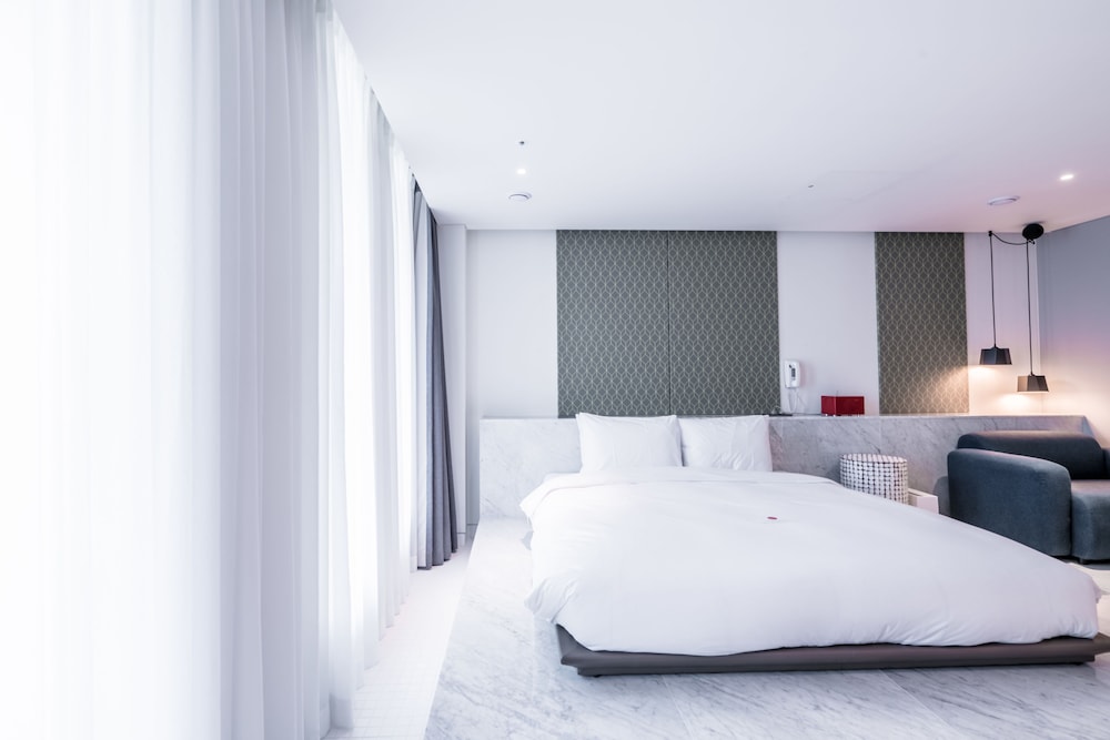 SUITE, BALCONY