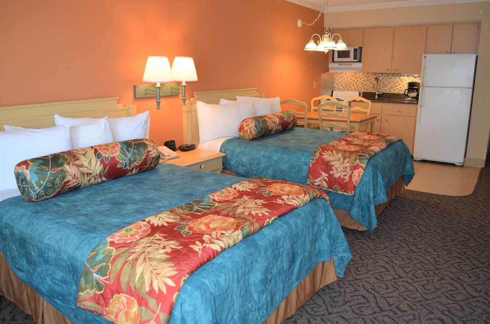 GUEST ROOM, 2 DOUBLE BEDS, NO VIEW, KITCHEN