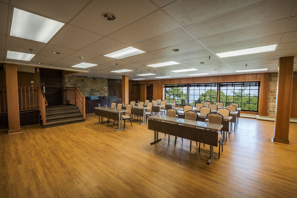 Big Meadows Lodge 32/33