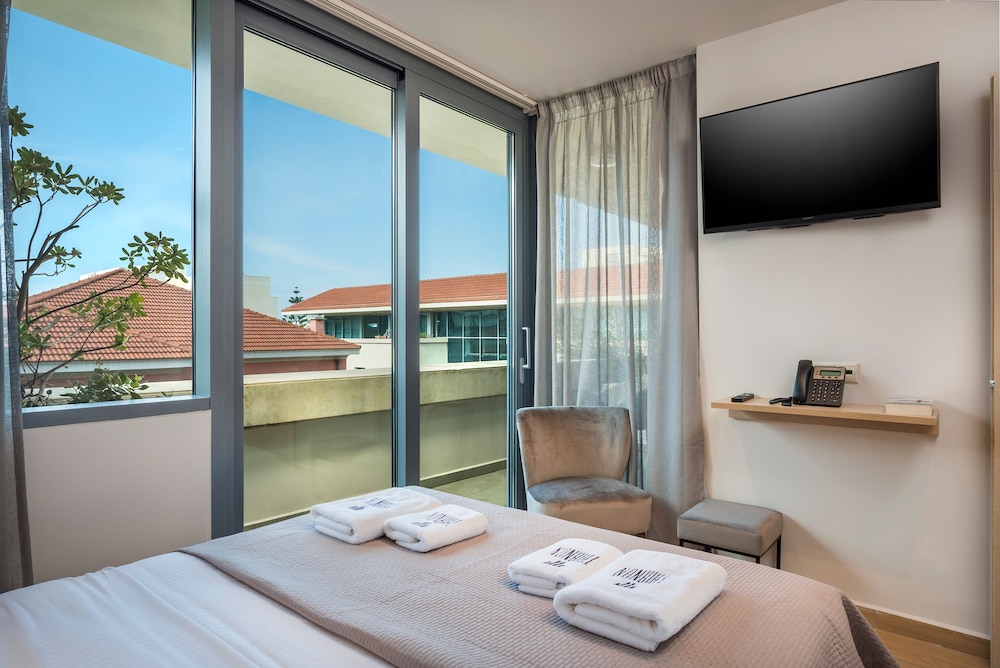 Trianon Luxury Apartments and Suites 26/74
