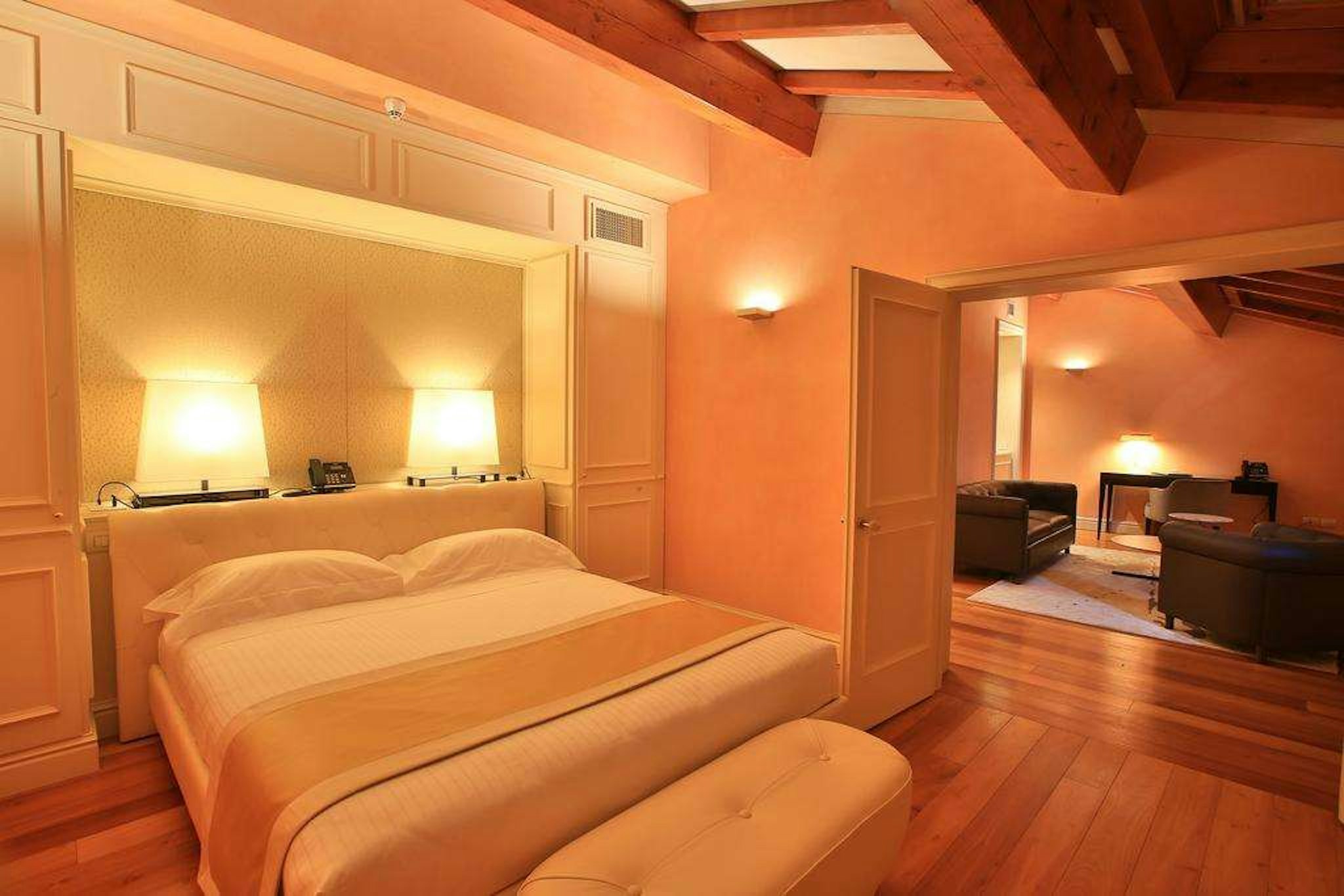 Hotel Rua Frati 48 in San Francesco 17/50