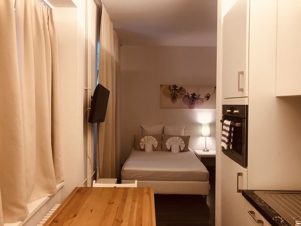 INSIDE FIVE - City Apartments 24/36