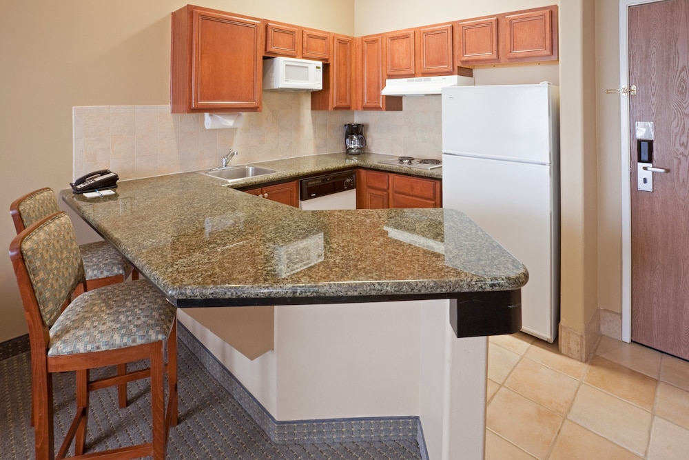 Staybridge Suites Lubbock 39/60