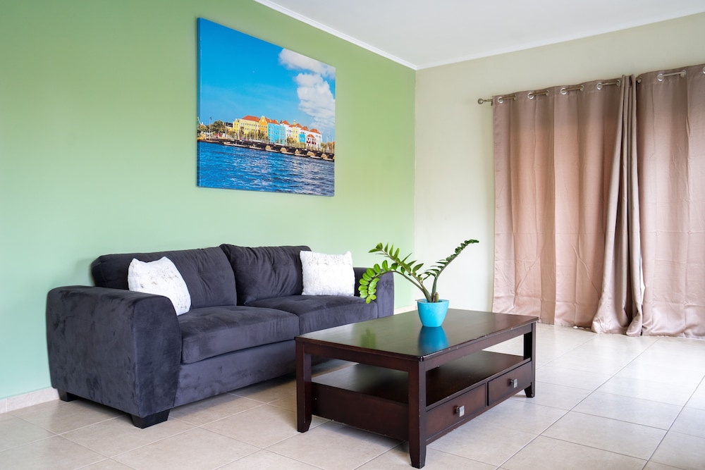Delynne Boutique Hotel 33/50