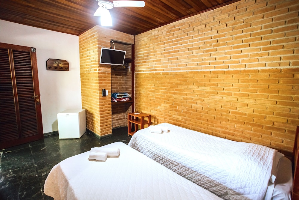 2 BEDROOMS, SUITE
