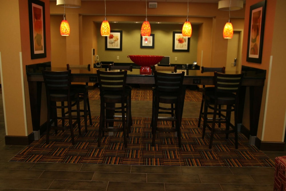 Hampton Inn Youngstown - North 61/80
