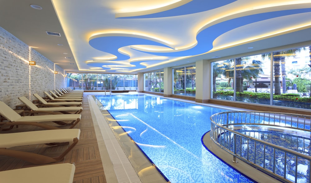 Royal Garden Beach Hotel 18/45