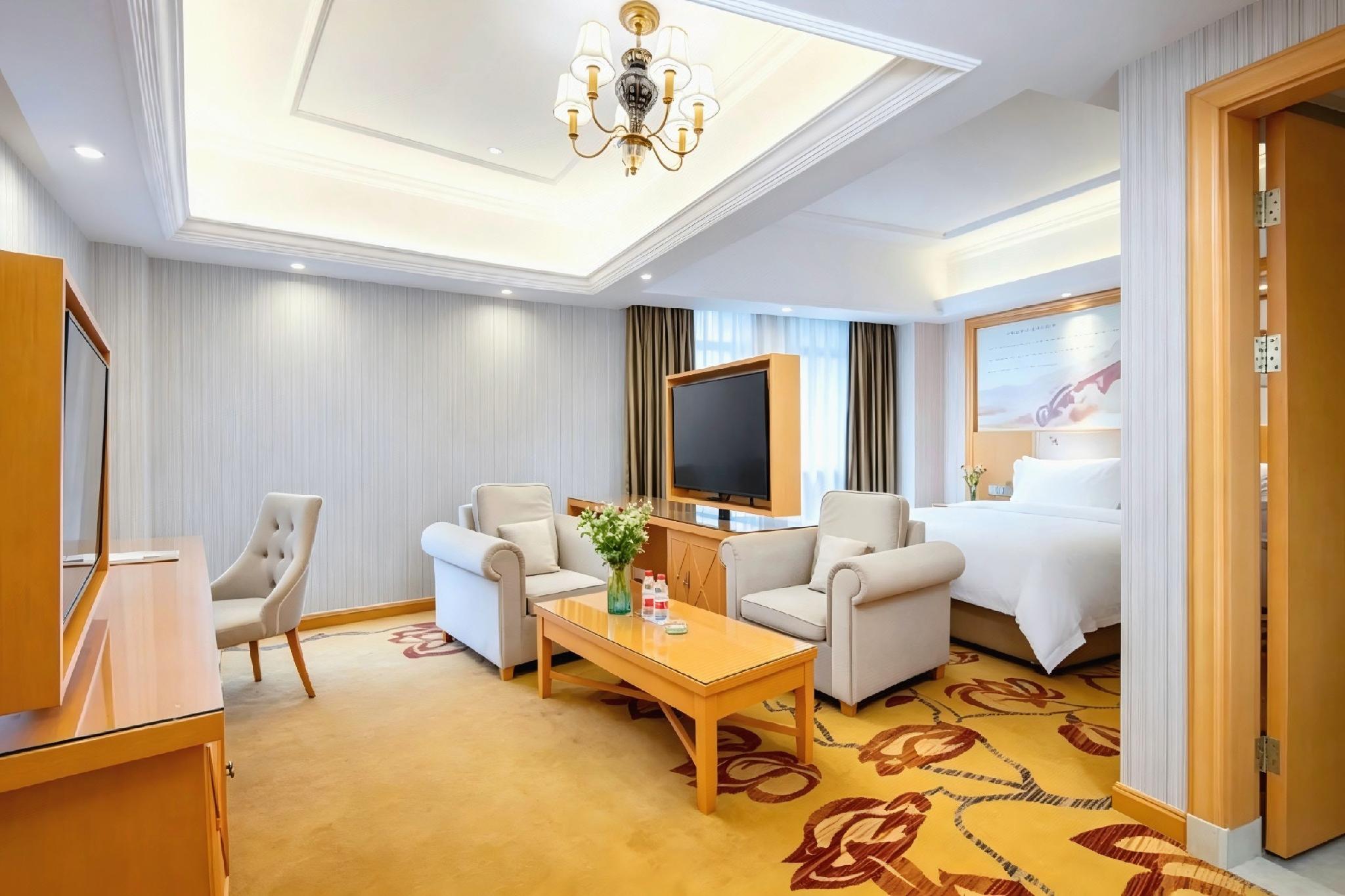 Vienna Hotel (Zhongshan Rainbow Avenue) 36/58