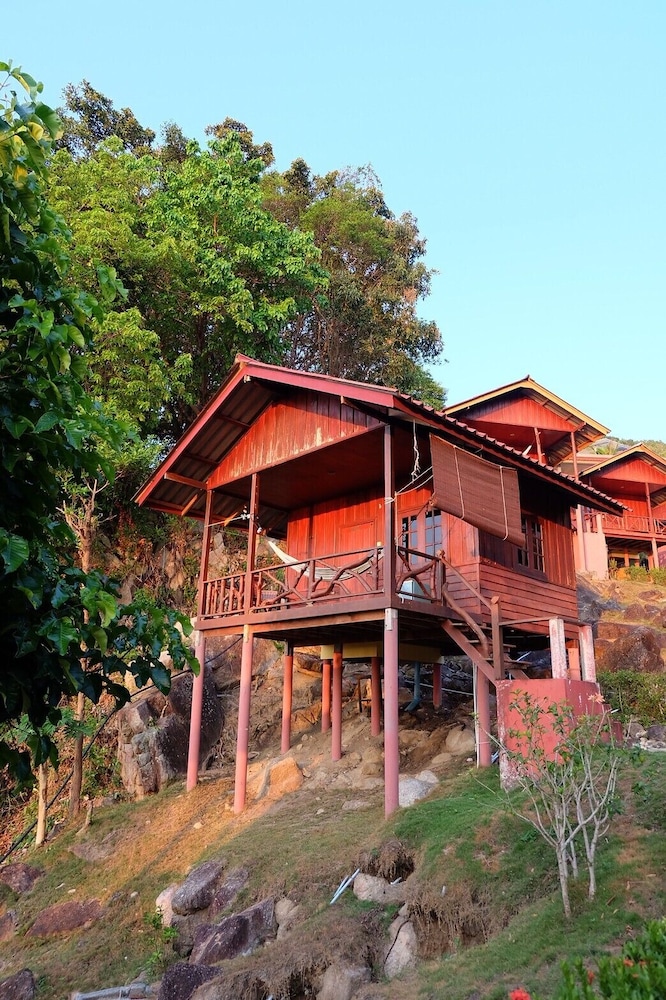 J.B Hut Bungalow 6/59