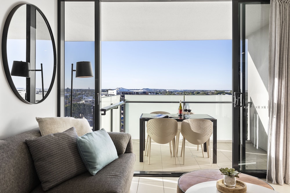 ALCYONE HOTEL RESIDENCES 37/61