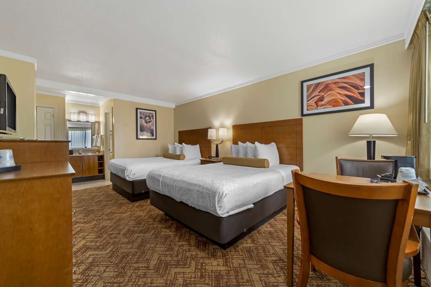 Best Western Plus Northwoods Inn 31/80