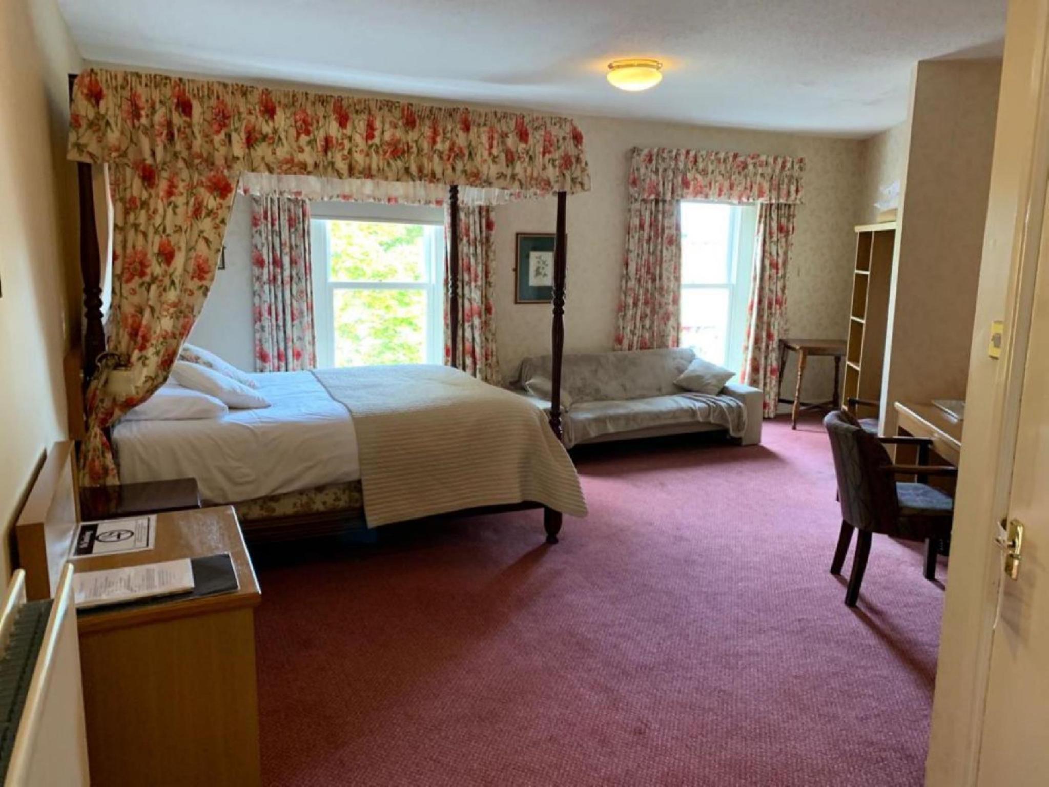 Waterford Lodge Hotel 7/18