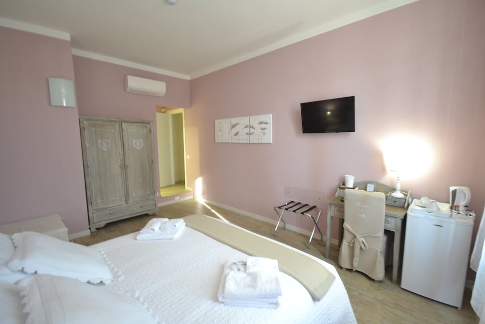 ROOM, TRIPLE