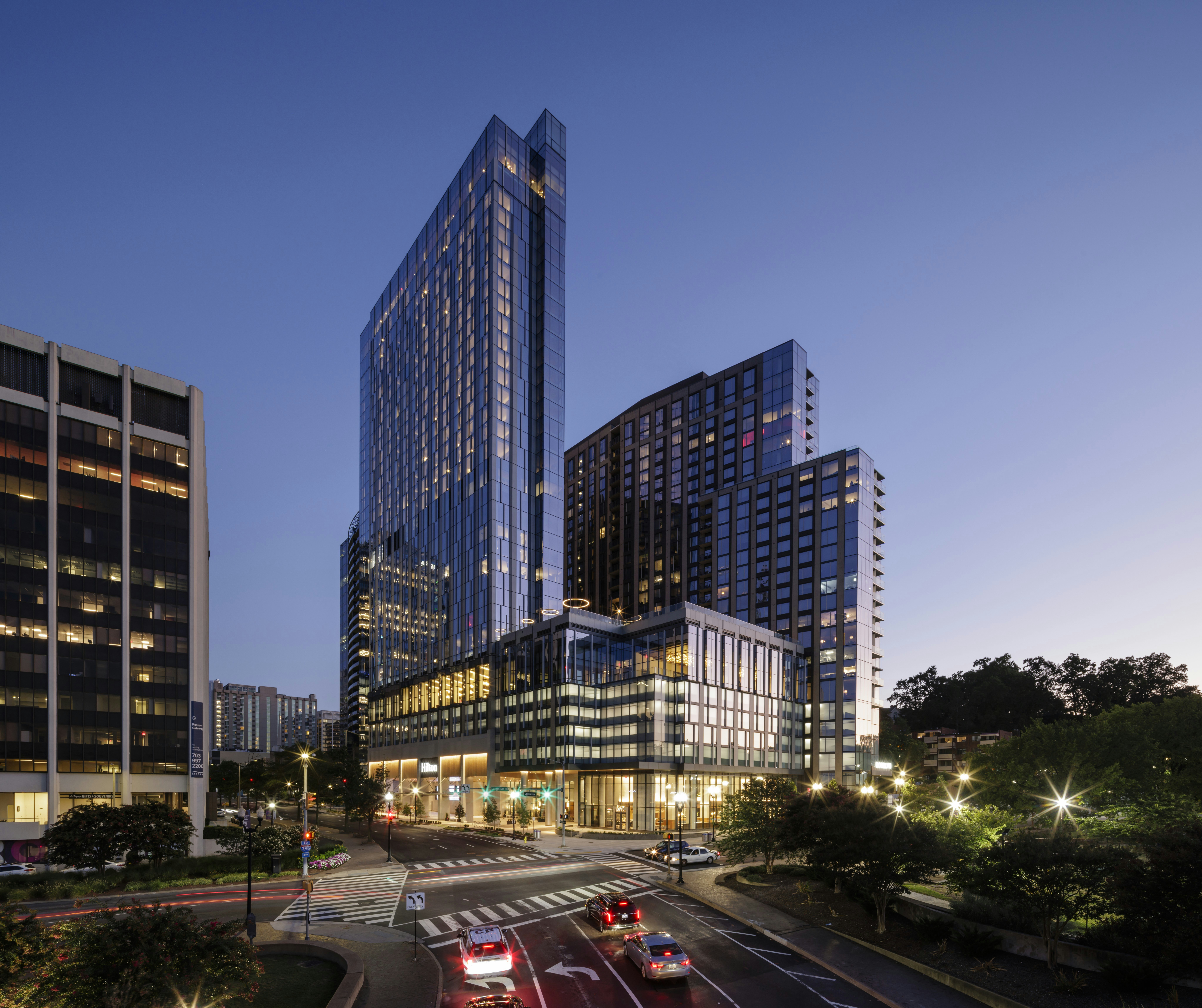 Hilton Arlington Rosslyn The Key 48/51