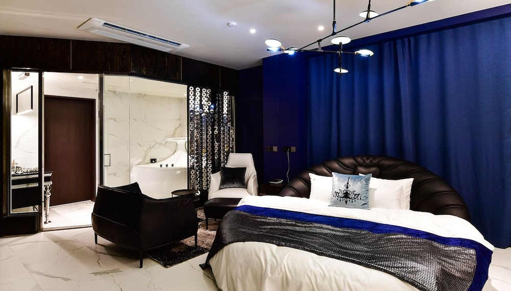 Hotel Ritz 19/38