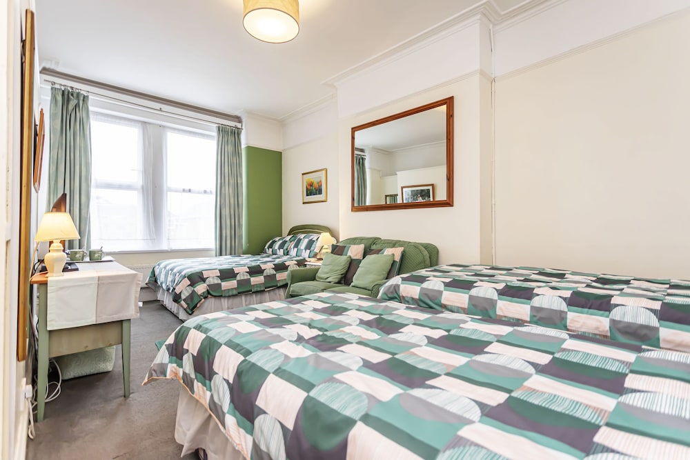 The Ravensbourne Hotel 42/51