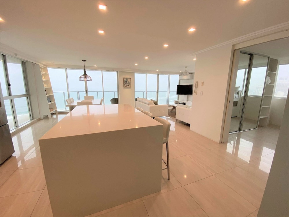 Hi Surf Beachfront Apartments 56/78
