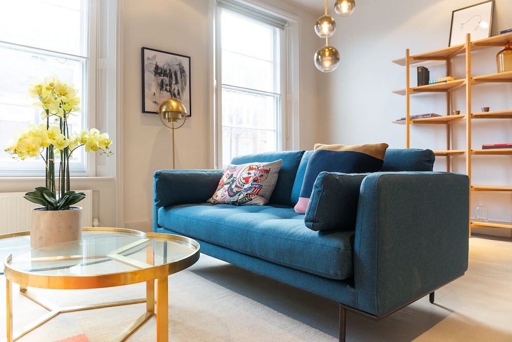 South Kensington by CAPITAL 49/65