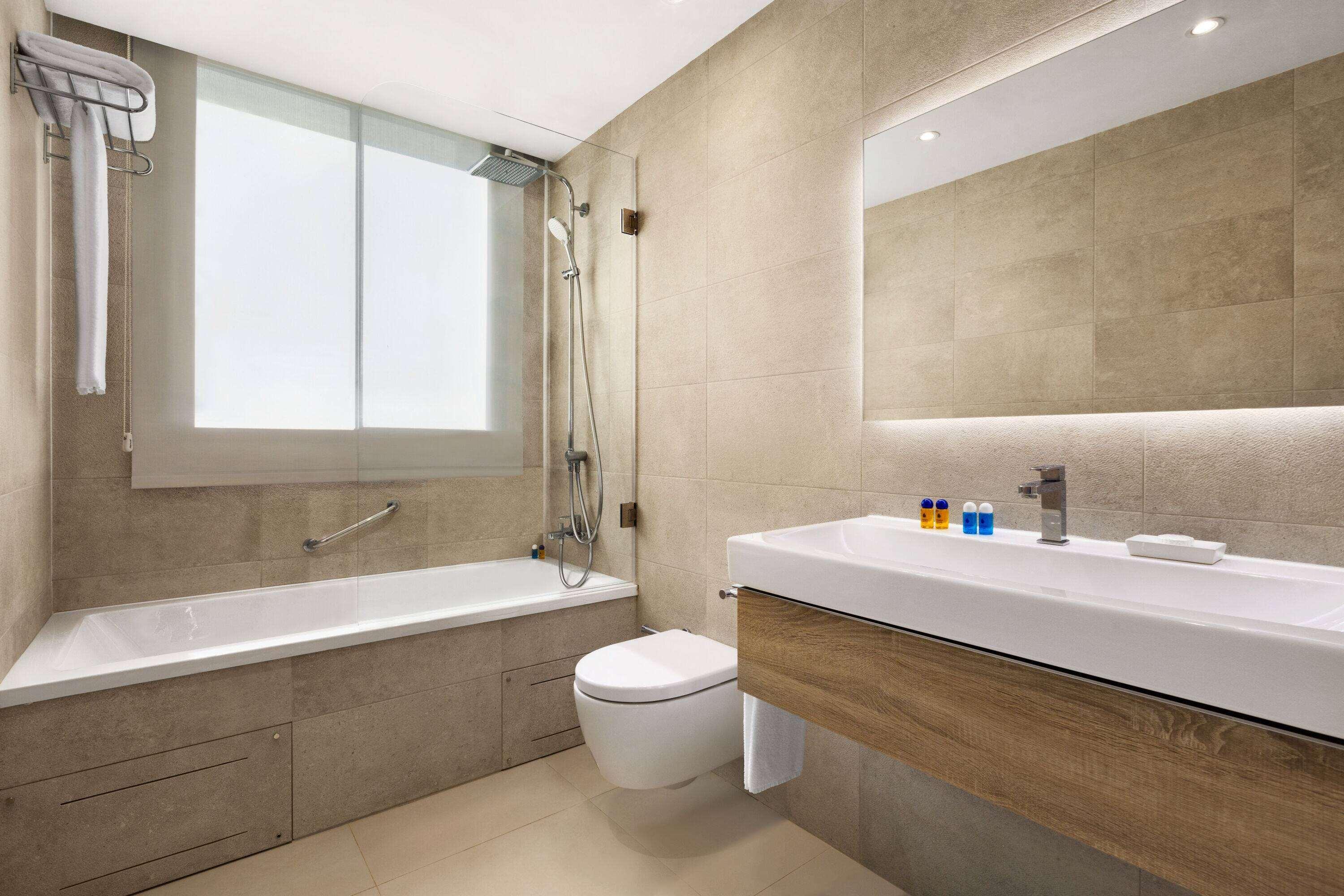 Luxury Two Bedroom Suite Private Pool and Sea View 2+2، Wyndham Grand Costa del Sol 4/8