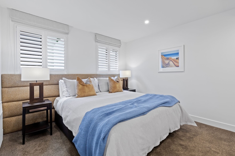 Queenstown House Lakeside Apartments 4/16