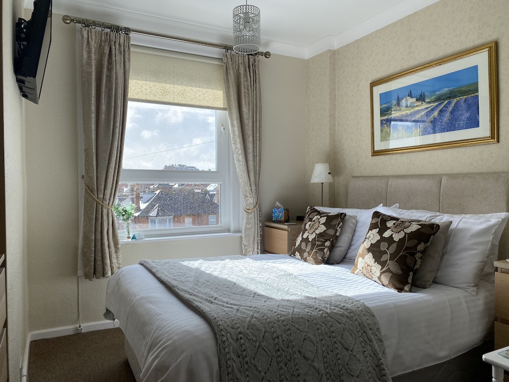 St. Johns Guest House 10/50