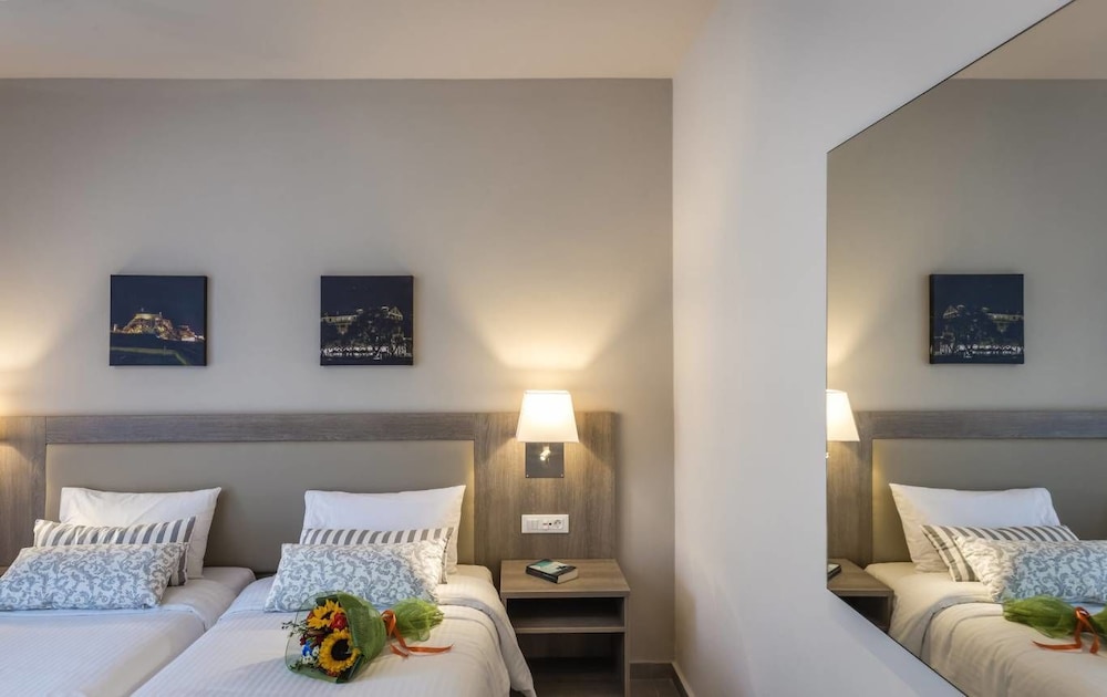 Acharavi Beach Hotel 63/84