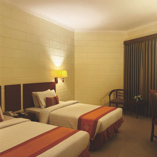 غرفة سوبيريور بسريرين منفصلين للمدخنين، Hotel Mega Lestari 2/4