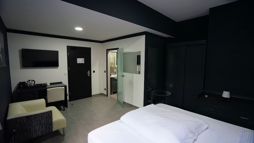 Tibet Hotel am Airport 22/48