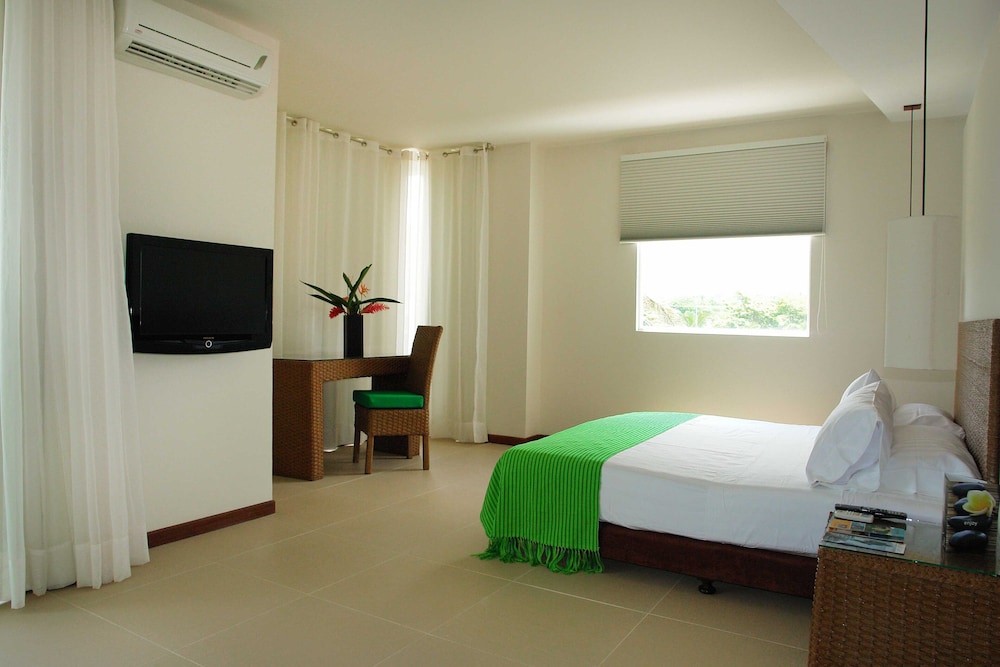 Santorini Hotel And Resort 38/87