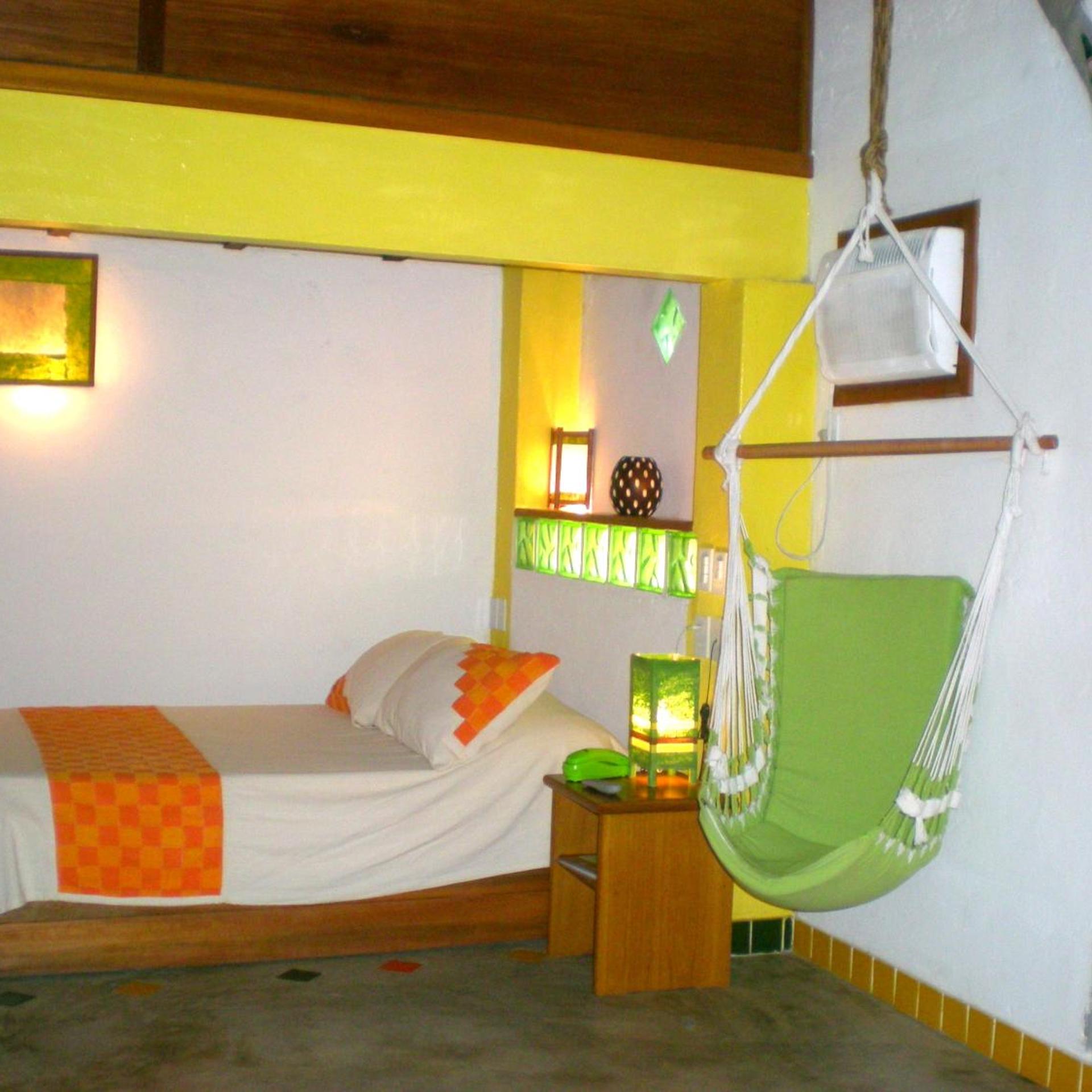 Aos Sinos dos Anjos Art Hotel 20/50