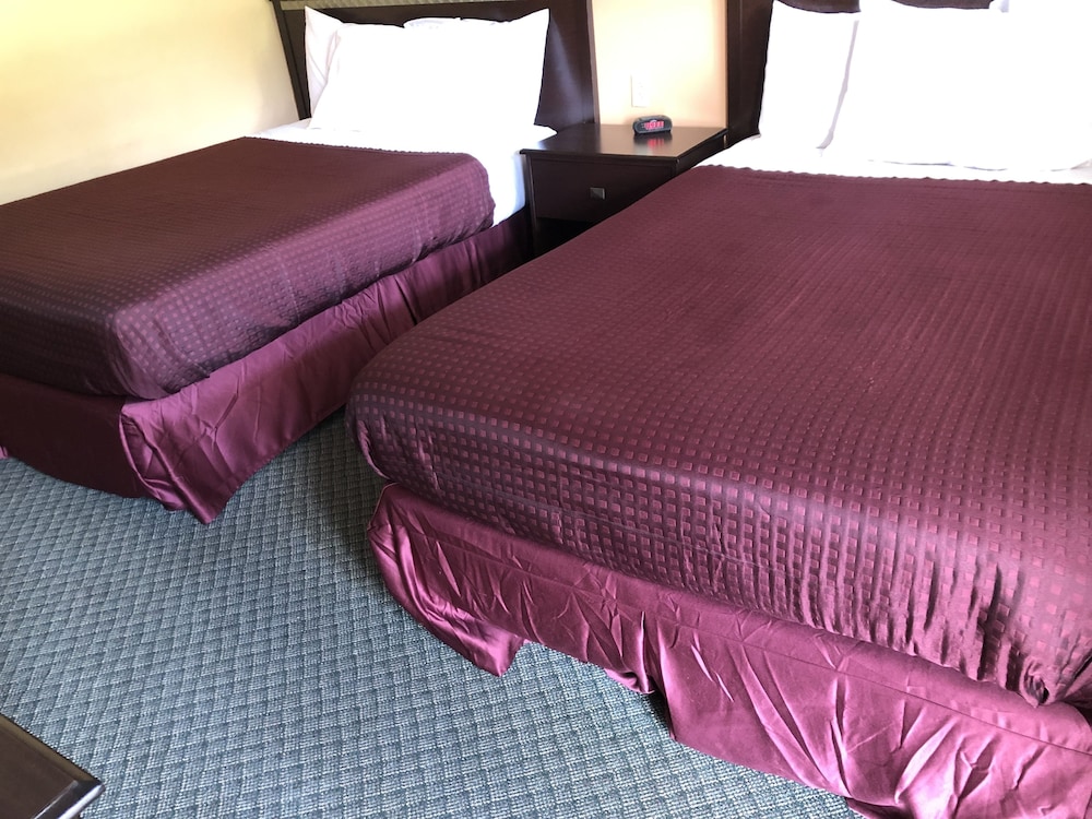 Hometown Inn Athens 21/31