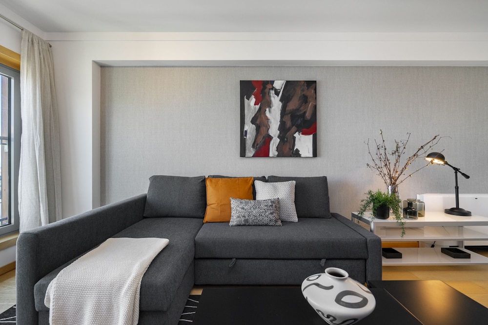 Panoramic Living 32/50