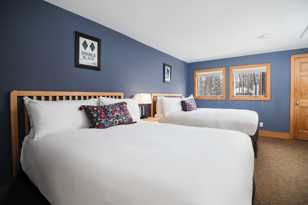 2 Bedrooms, Condo, Village, Loft, King Bed, 4 Queen Beds, Sofa