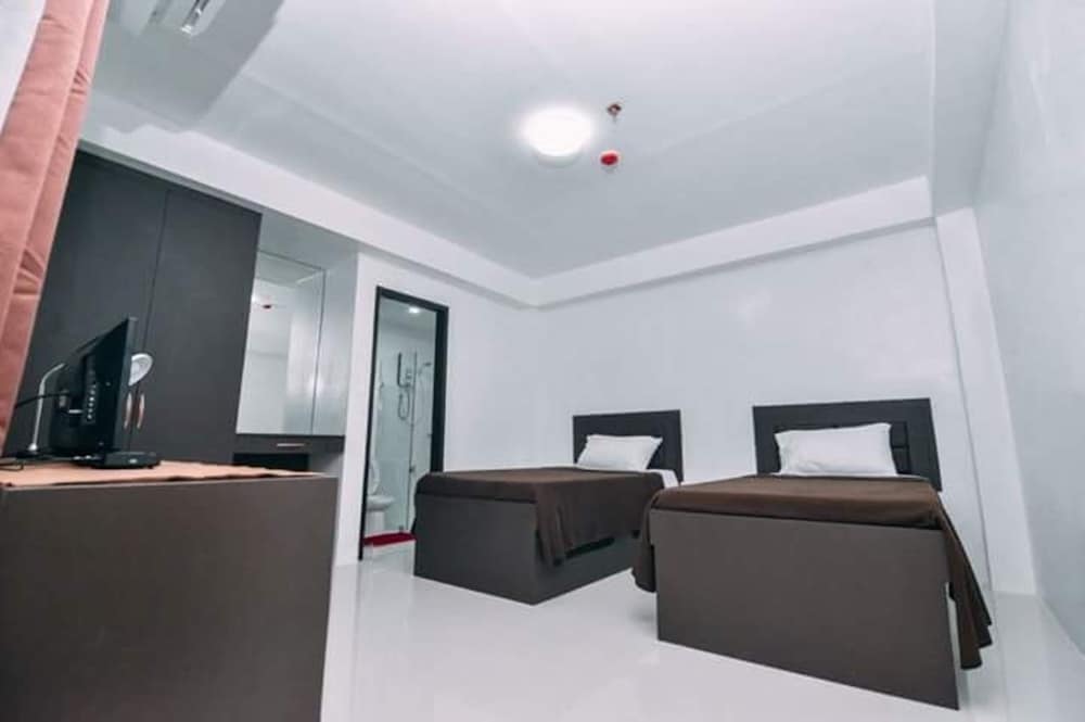 The Strand Suites And Dormitel 45/48