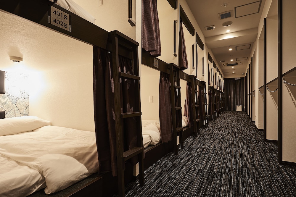 HOTEL THE ROCK 8/32