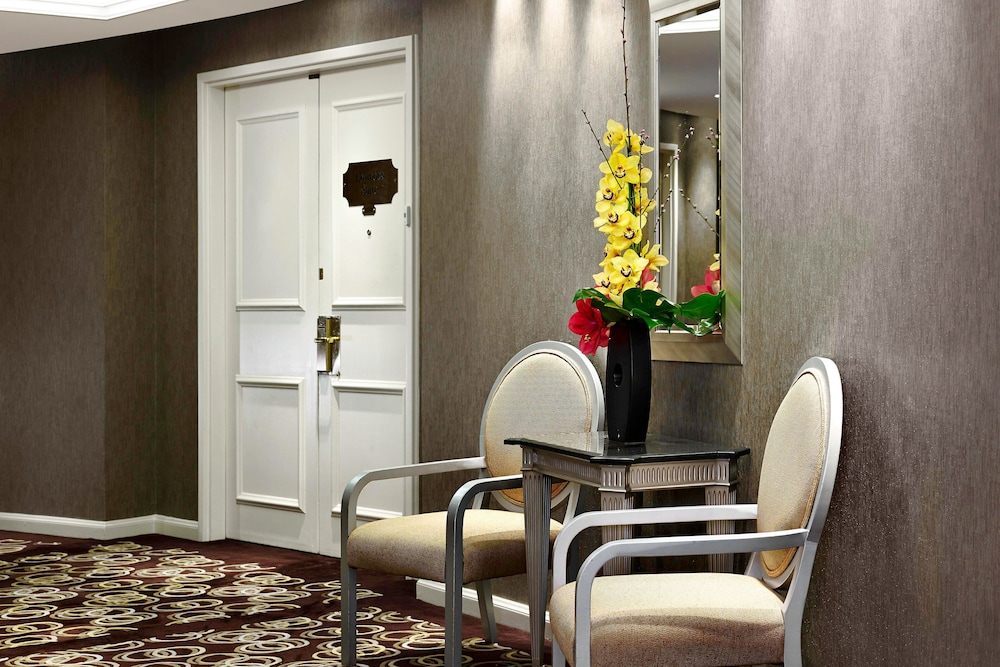 The Park Tower Knightsbridge, a Luxury Collection Hotel, London 24/60