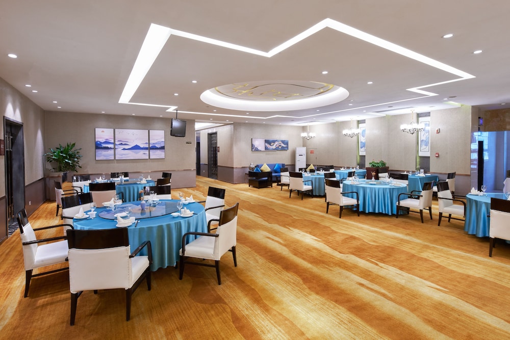 Grandskylight Hotel 35/50