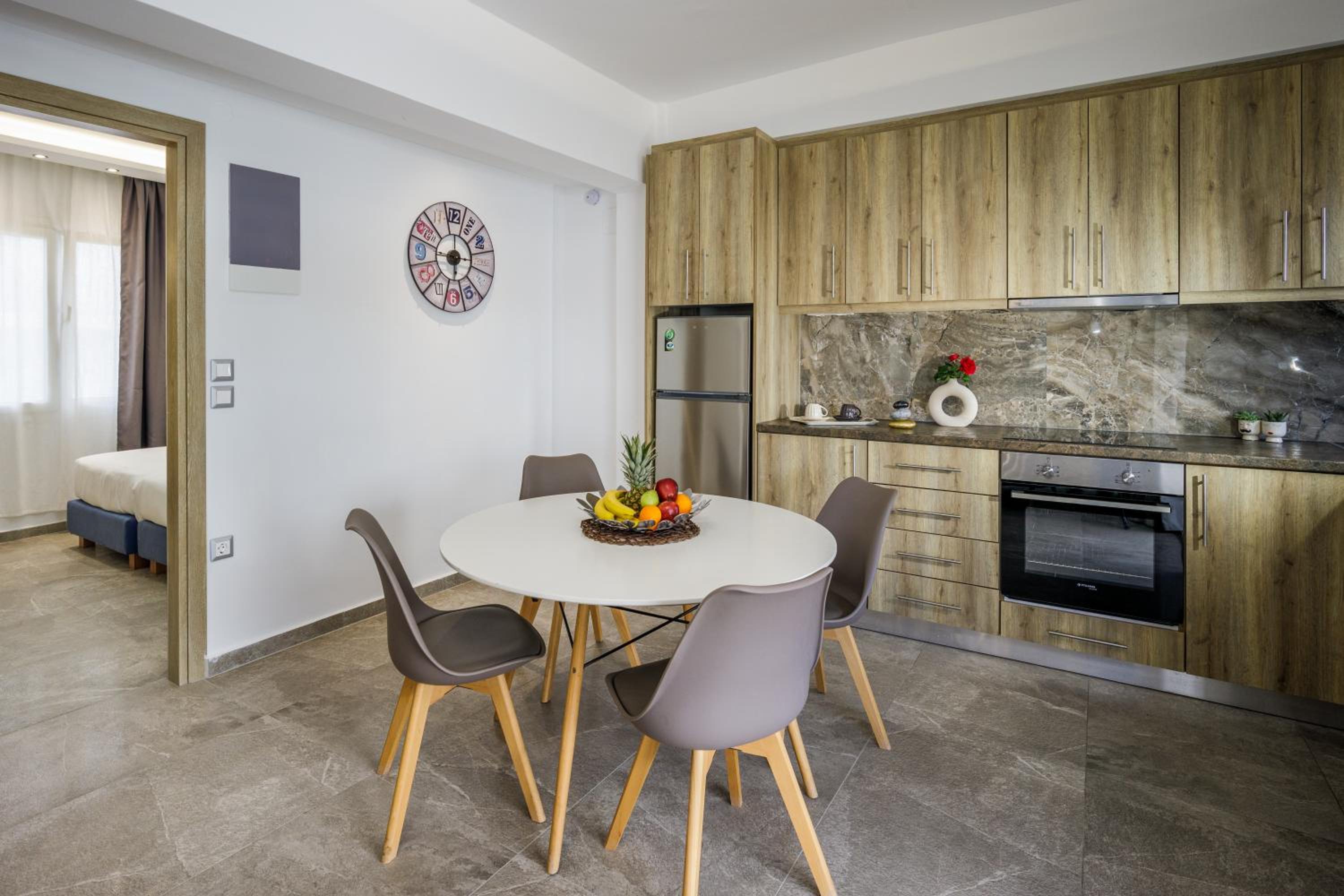 Semes Luxury Apts By Estia 13/20