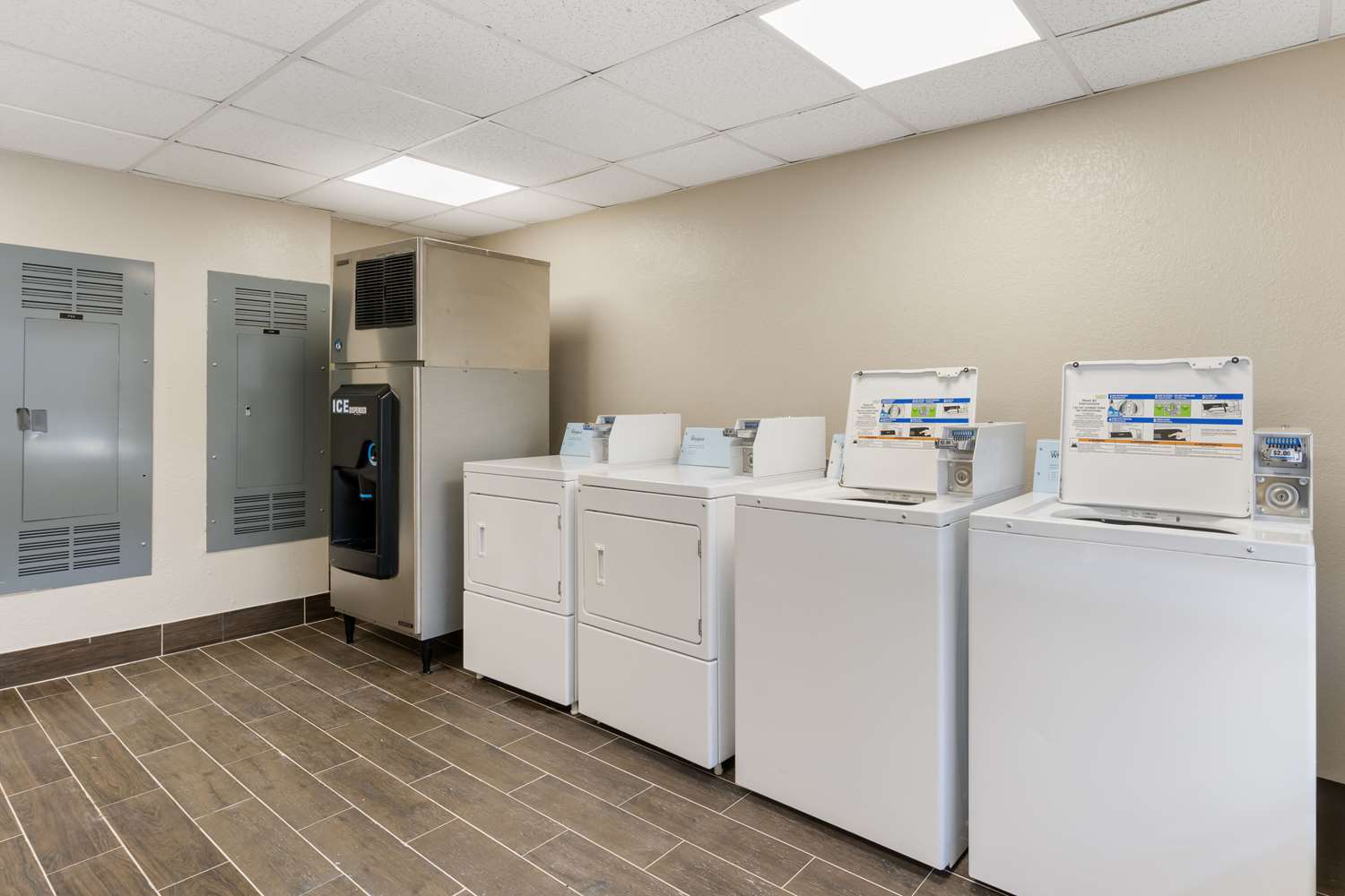 Comfort Suites West Jacksonville, FL 6/35