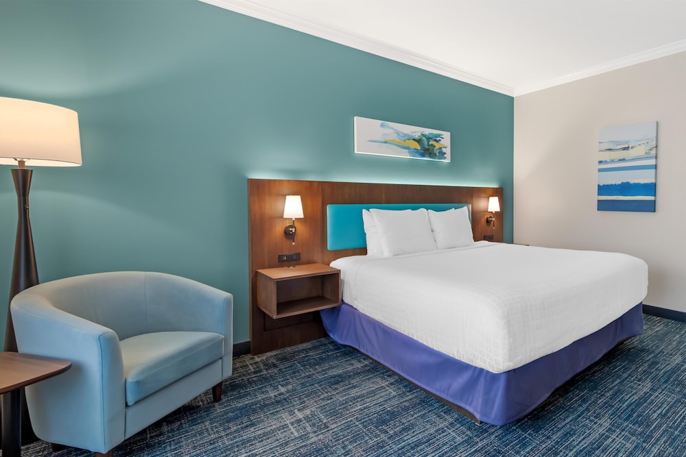 غرفة قياسية كبيرة بسرير كينج، Best Western Plus Miami Airport North Hotel & Suites 6/8
