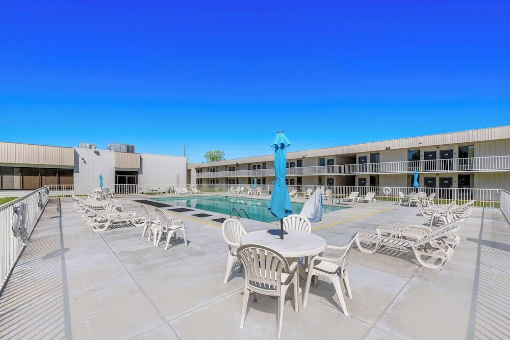 Americas Best Value Inn Hamilton 32/45