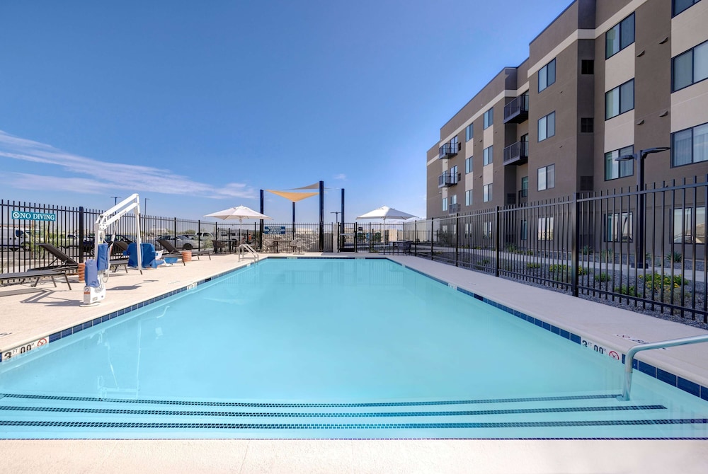 WaterWalk Extended Stay by Wyndham Tucson 20/39