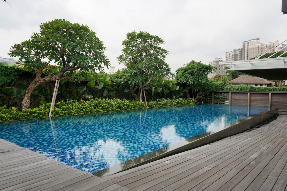 Veranda Serviced Residence @ Puri 69/74