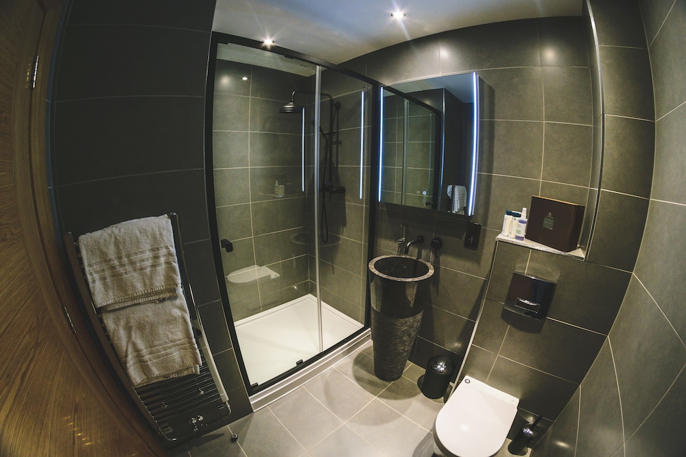 Mono Suites 30/30